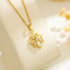 Leaf 8 Necklace Giftaecologist
