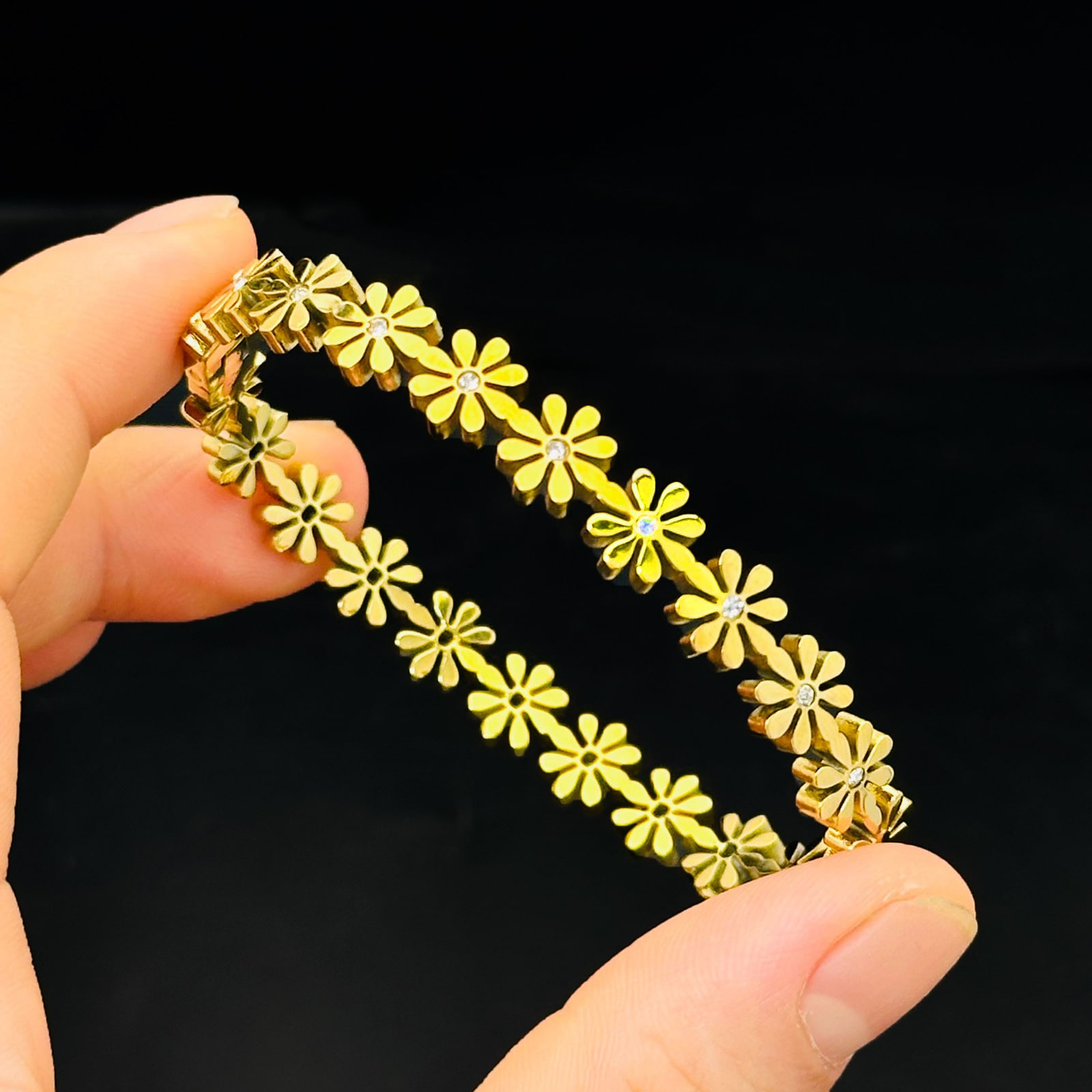 Daisy Bracelet Pro Giftaecologist
