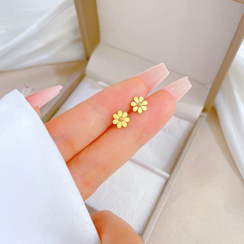 Daisy Earrings Giftaecologist