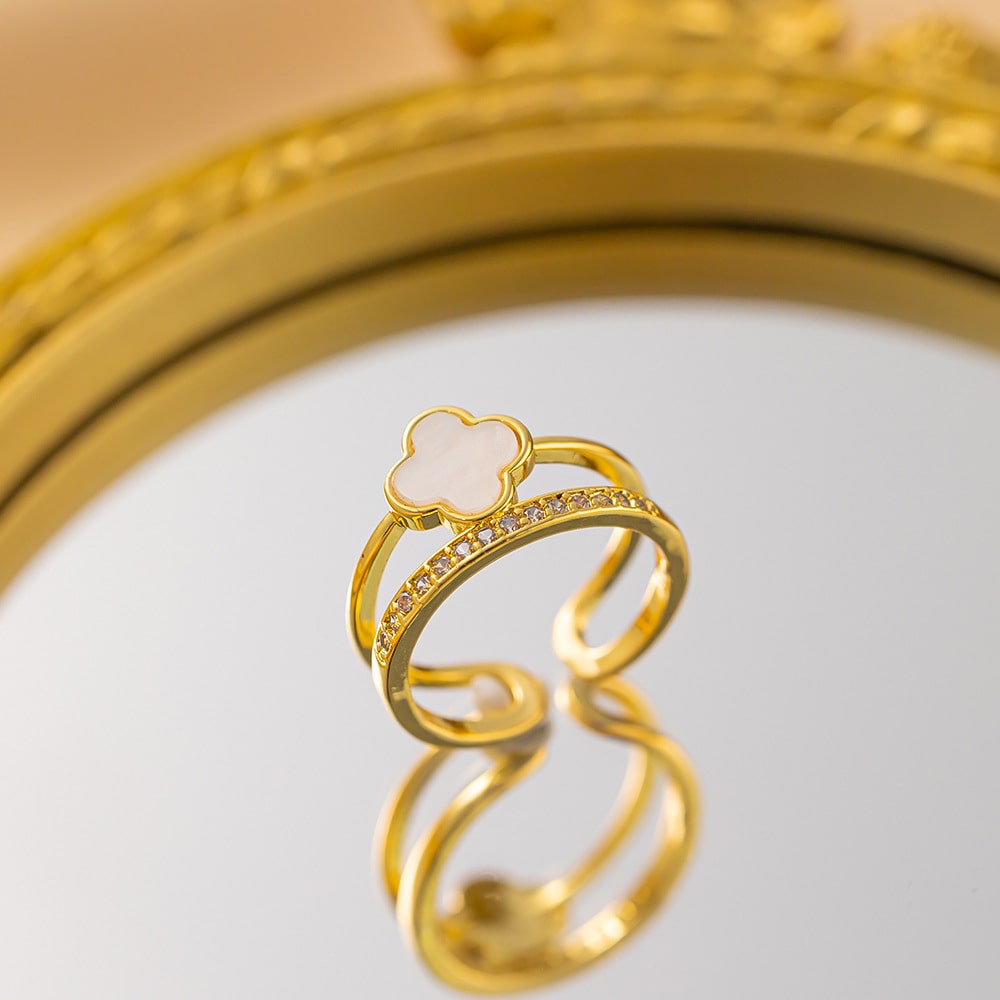 Dice White Ring Giftaecologist