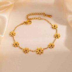 Alternative view of Daisy Bracelet Giftaecologist