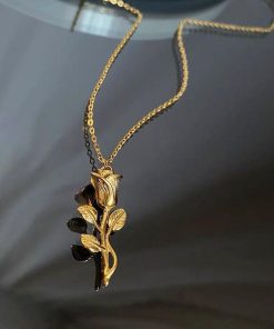Rose Necklace Giftaecologist