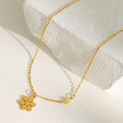 Leaf Snow 2 Necklace