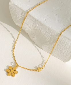 Leaf Snow 2 Necklace