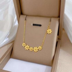 Daisy 2 Necklace