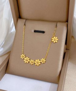 Daisy 2 Necklace