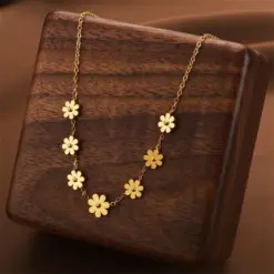 Daisy Necklace Giftaecologist