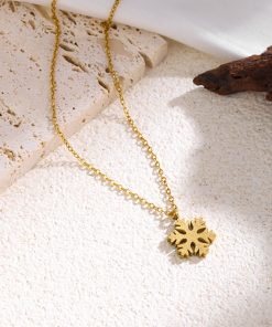 Leaf Snow Frosted Necklace