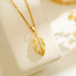 Leaf 8 Necklace