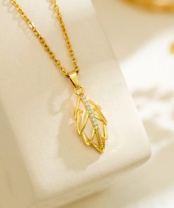 Leaf 8 Necklace