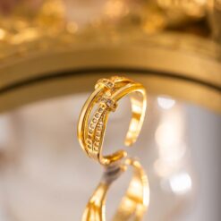 Alternative view of Knot 2 Ring Giftaecologist